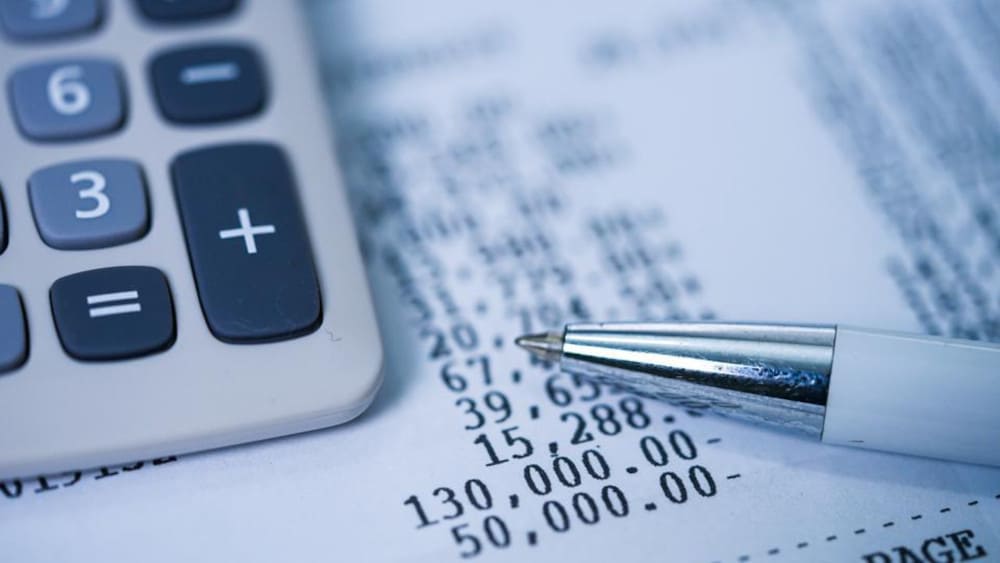 perbedaan akuntansi biaya dan keuangan 4